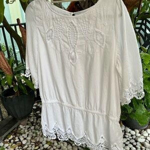 Beautiful RALPH LAUREN. white cotton blouse,crocheted SZ L